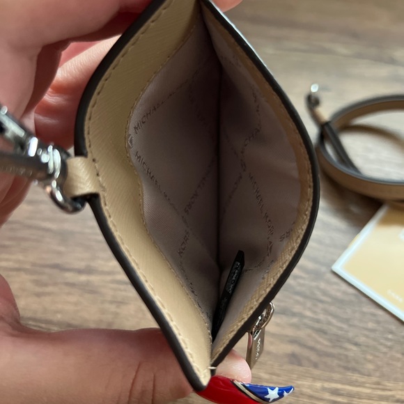 NEW‼️ MICHAEL KORS Jet Set Travel Saffiano Leather Card Case Lanyard NWT - Picture 10 of 16